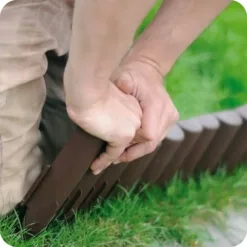 ZESTAW 10 ELEMENTÓW PALISADA OGRODOWA PLASTIKOWA 280 CM BRĄZOWA OBRZEŻE TRAWNIKA - obrazek 5